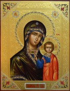 Казанская икона Богородицы с резьбой и золотом